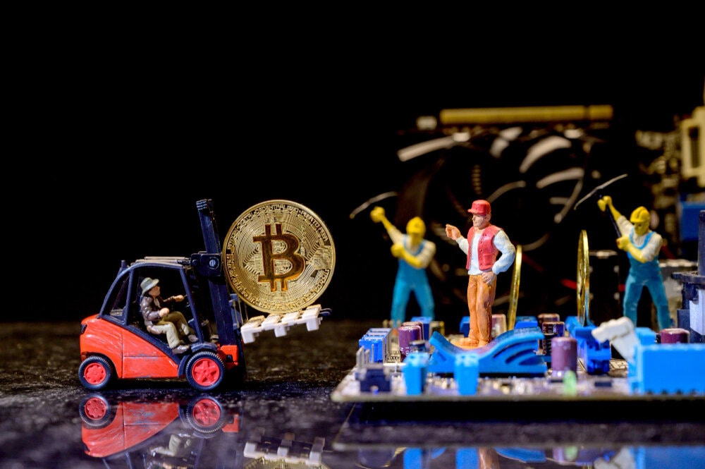 How do Beginners mine bitcoins?